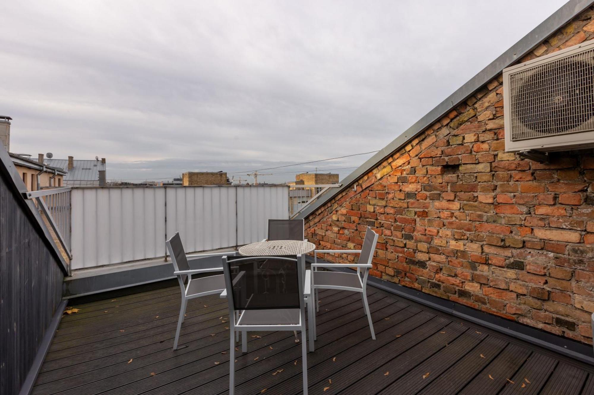 Penthouse Apartment With Terrace Riga Buitenkant foto