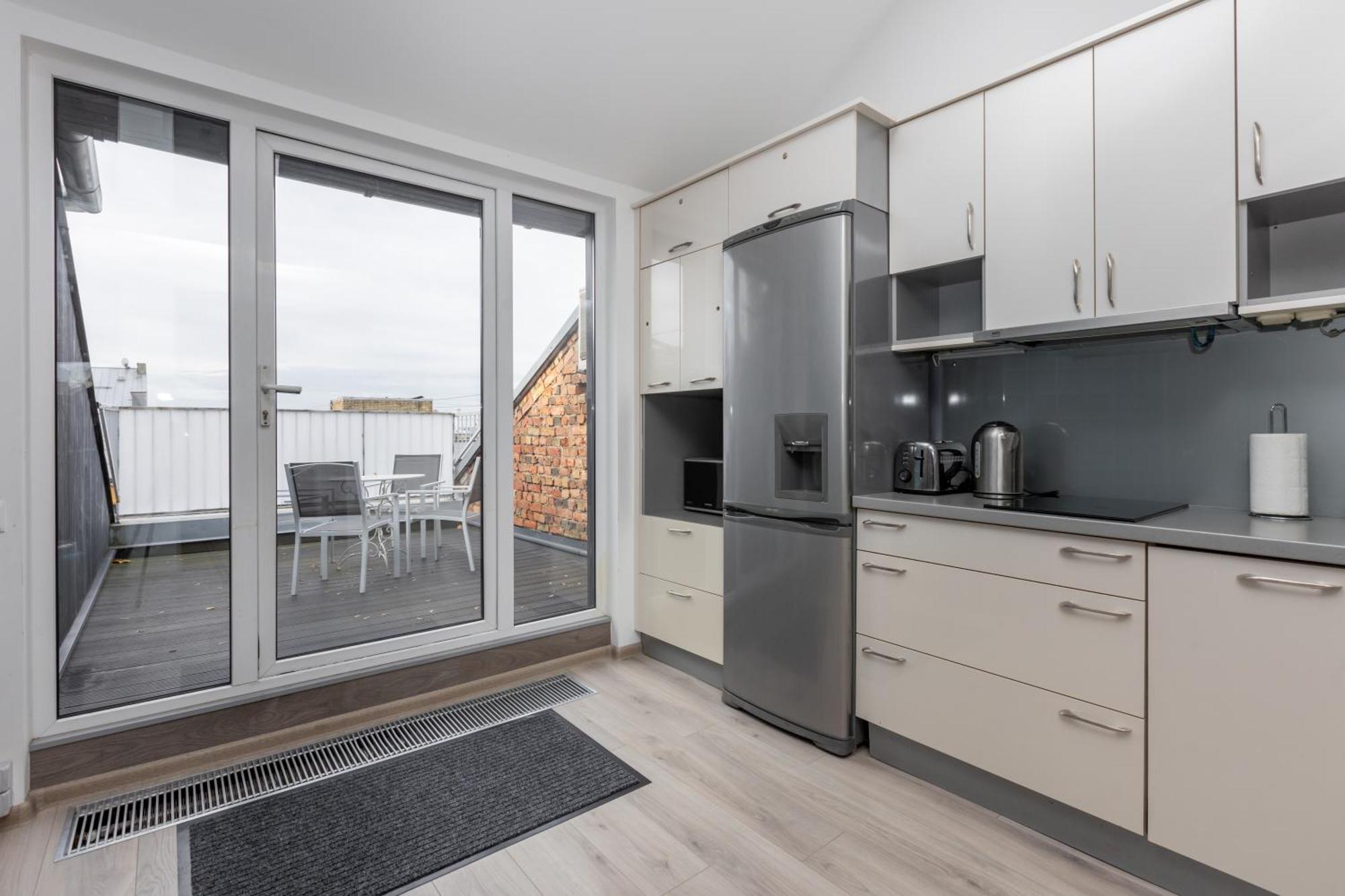 Penthouse Apartment With Terrace Riga Buitenkant foto